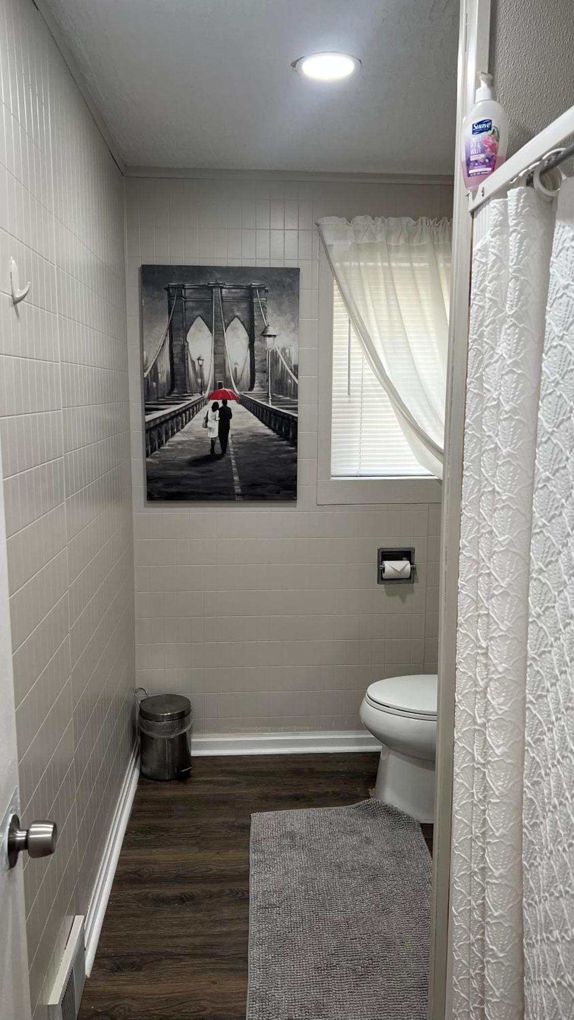 Apartment Cozy Buffalo Home-sleeps 4 *